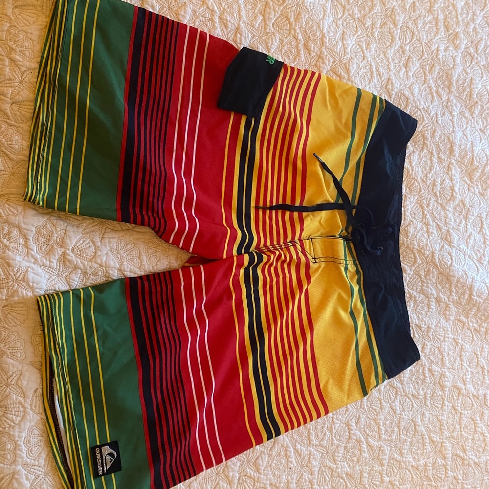 QUICKSILVER- NWOT men’s swim trunks 32